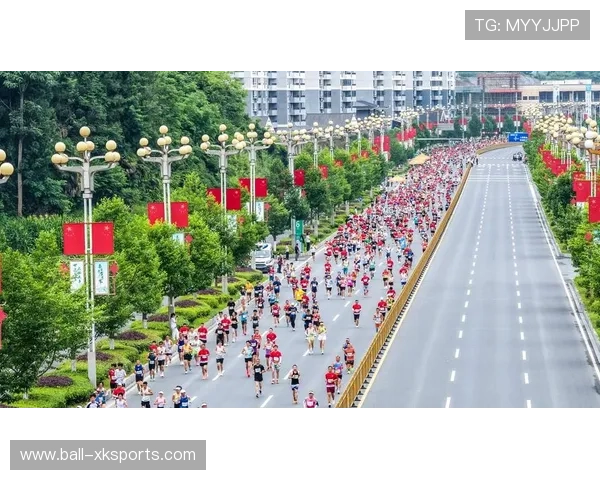 国际马拉松天气条件理想，选手热身节奏平稳